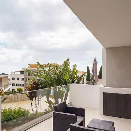 A Peaceful Retreat Near The Centre * Funchal (Madeira)