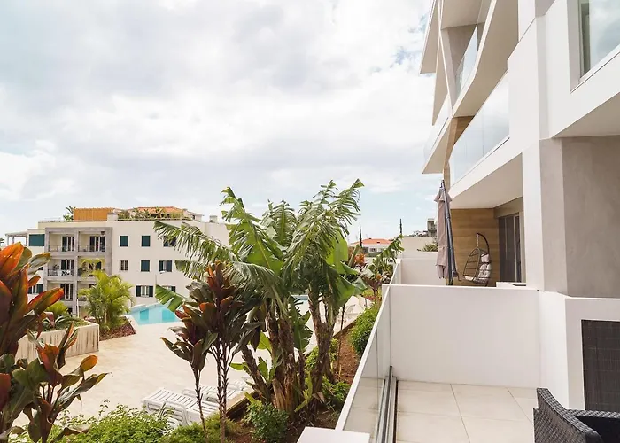 A Peaceful Retreat Near The Centre *